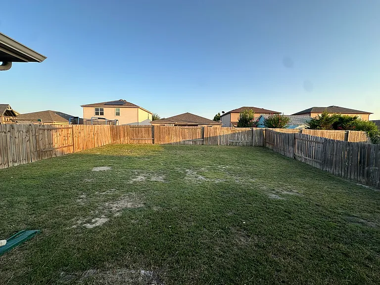 1818 Clegg St — Photo 33