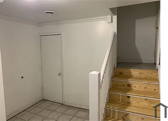 2 bed, 900 sqft, $1,000 — Photo 3