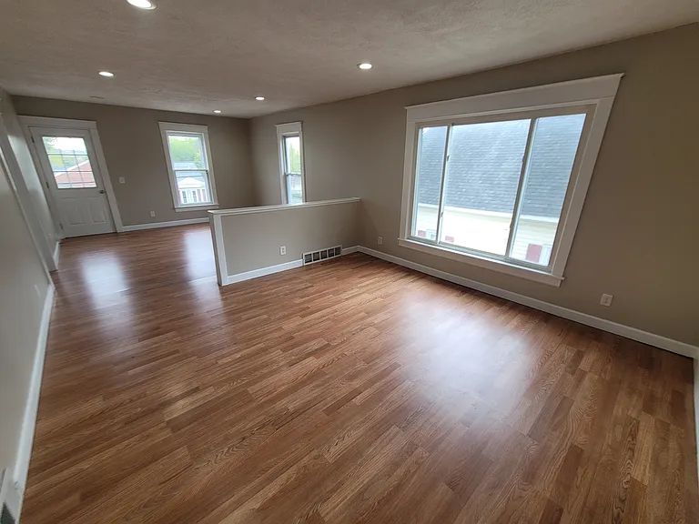 1353 Garfield Ave NW — Photo 6