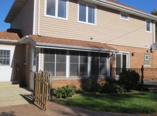 214 E Plainfield Rd, Countryside, IL 60525