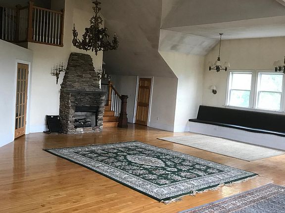 5th image of 14 Bartlett Ave #2