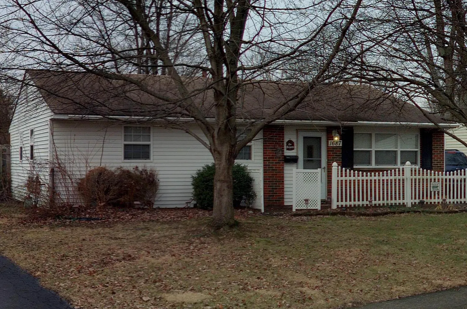 1687 Dundee Pl photo 1