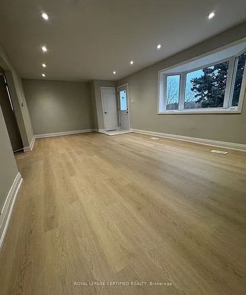 16 Almond Ave — Photo 5