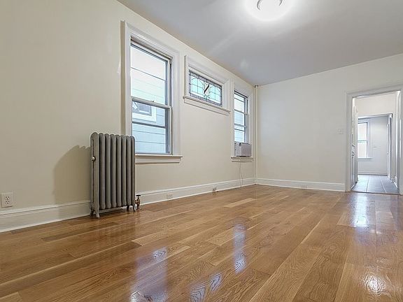 2nd image of 65 Lexington Ave