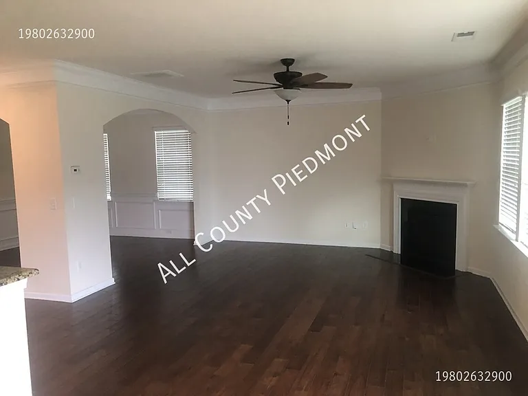 7711 Kelburn Ln — Photo 8