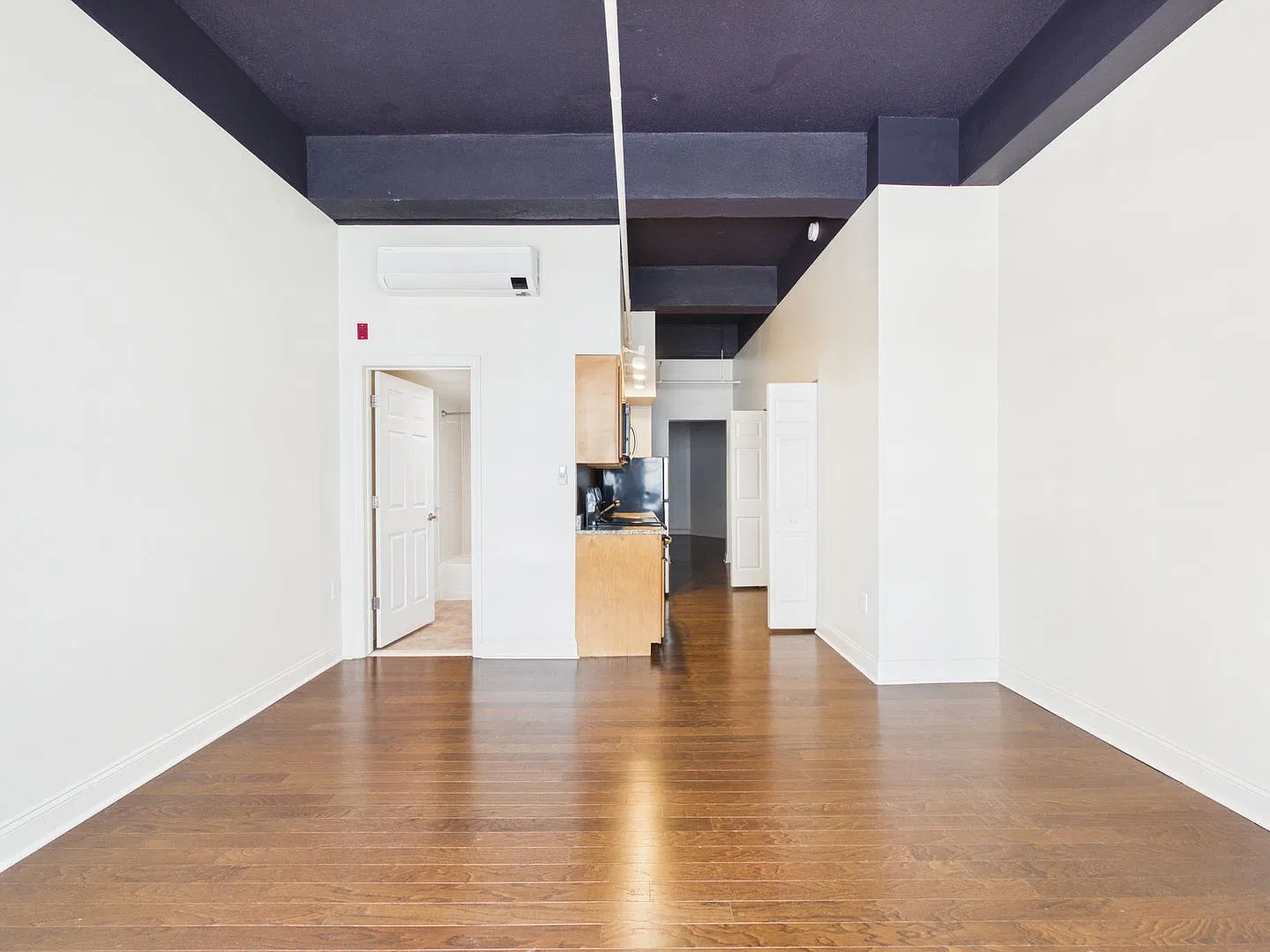1600 Chestnut St — Photo 4
