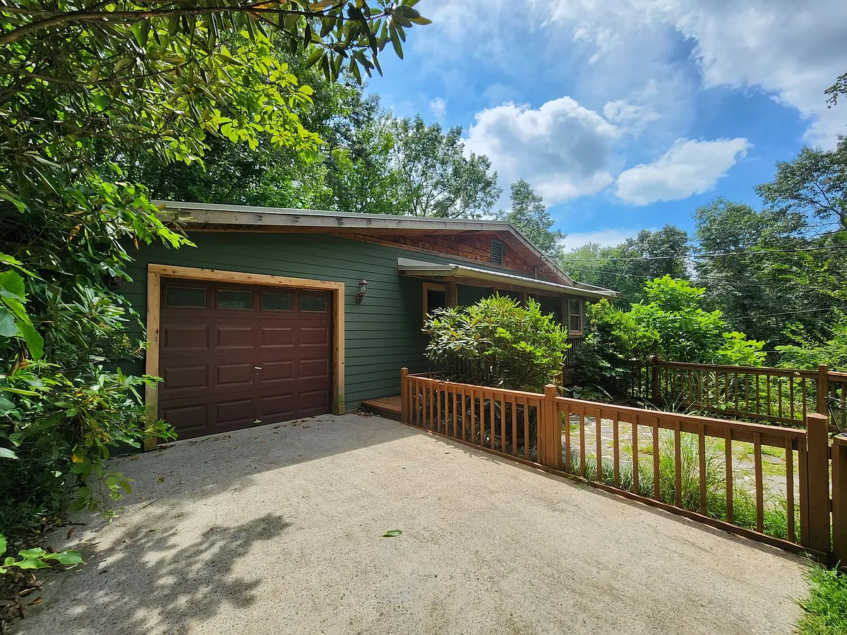 Building Photo - 35 Sessler Rd
