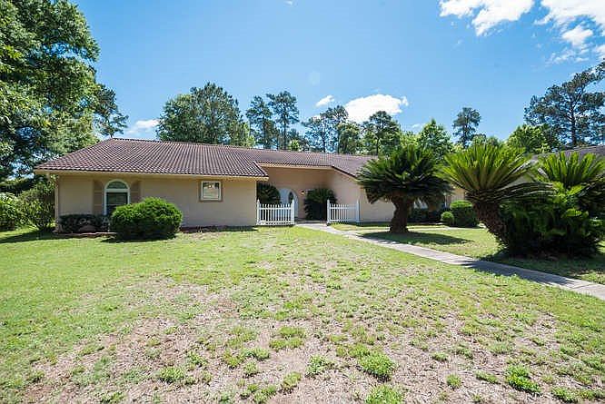 1st image of 1820 Waterford Way
