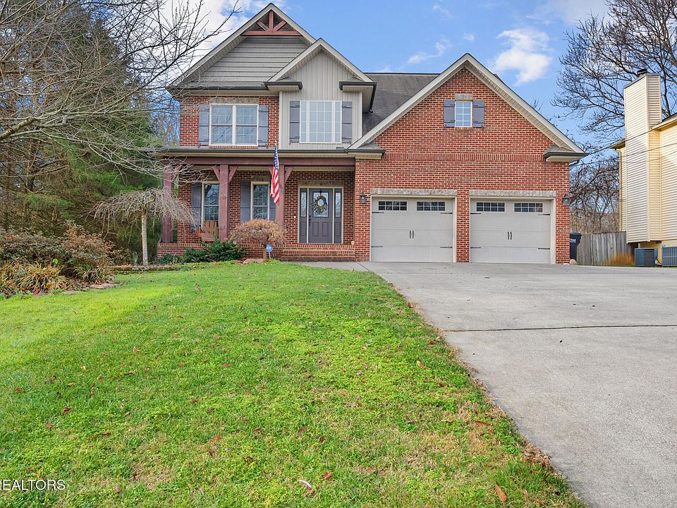1st image of 1701 Gray Oaks Ln