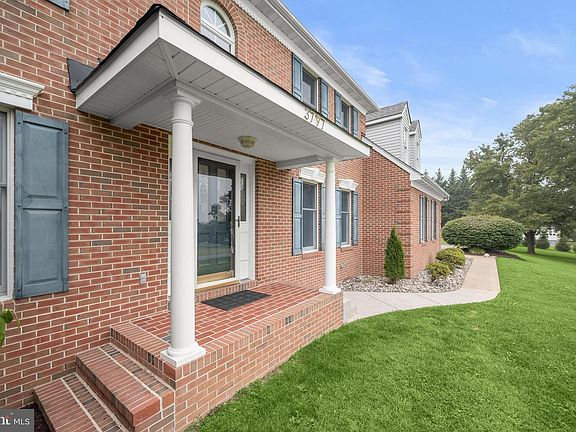 3rd image of 3797 Akers Dr