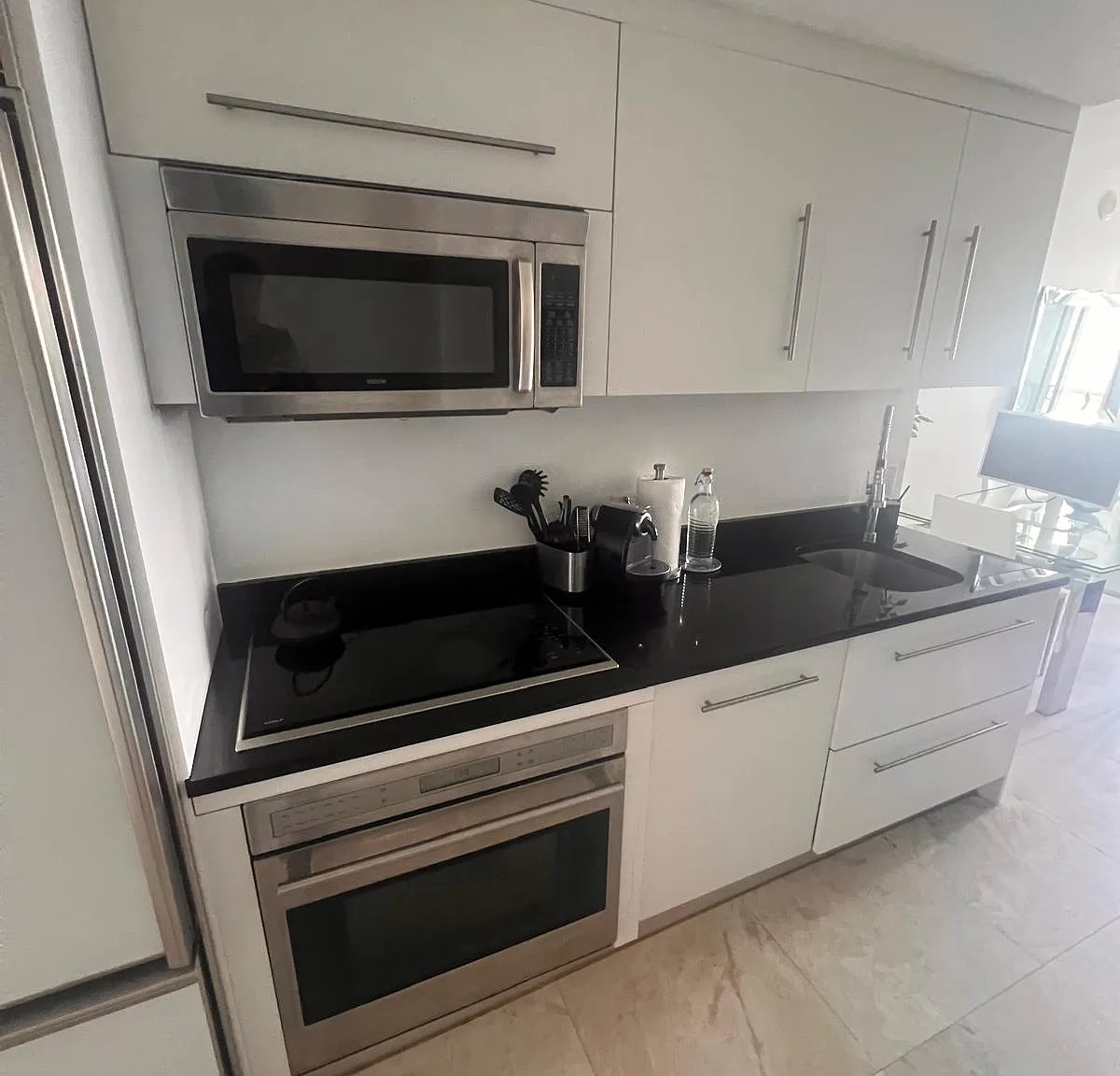 Studio, 598 sqft, $3,200 — Photo 3