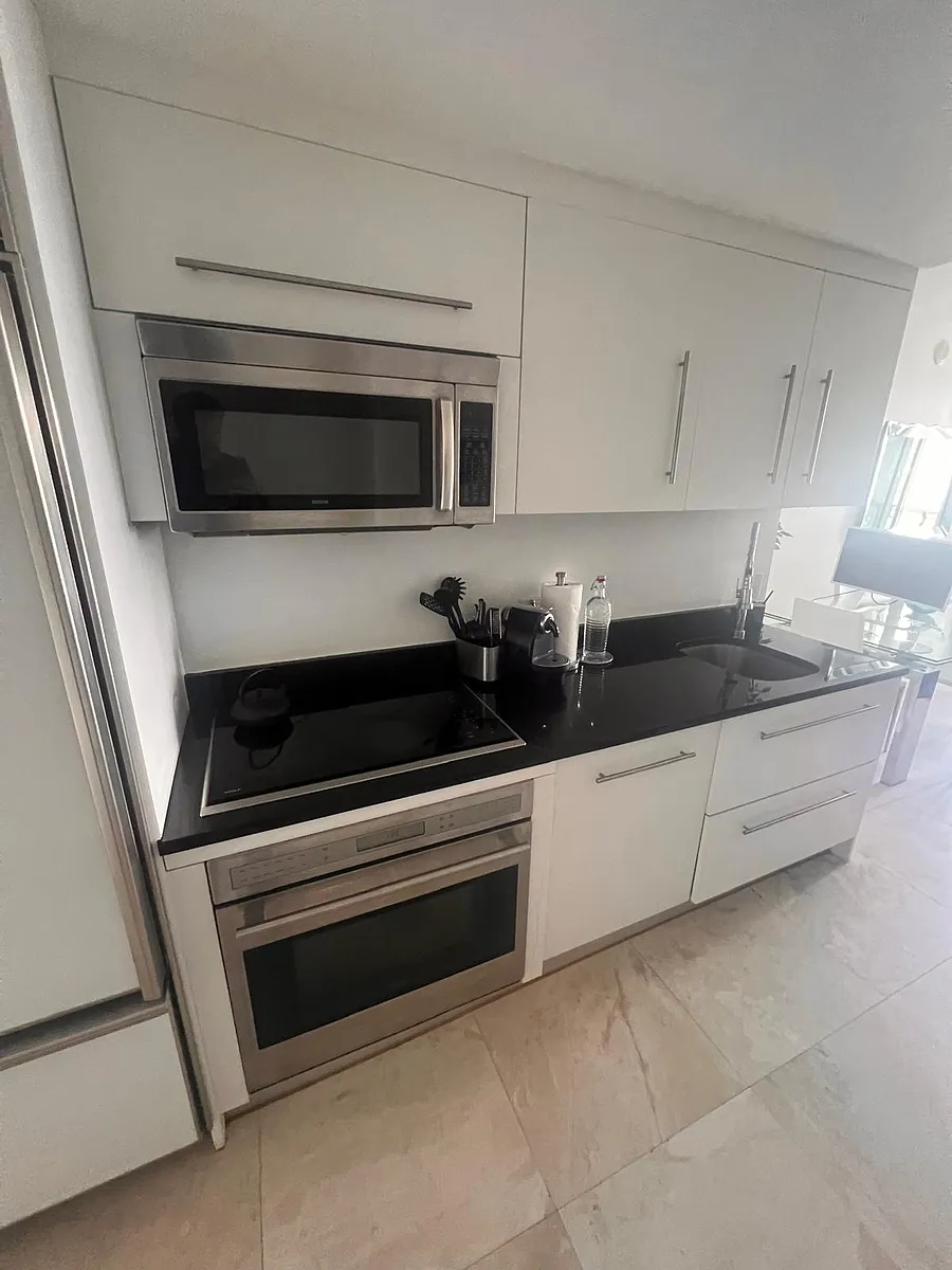 Building Photo - 475 Brickell Ave #4508