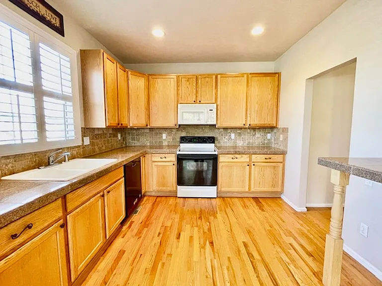 6356 Secrest St — Photo 3
