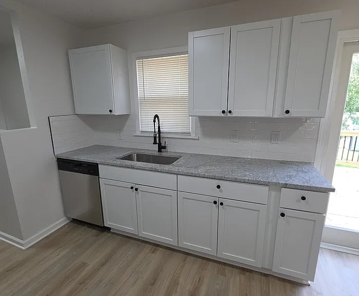 806 SE Browning Ave — Photo 7