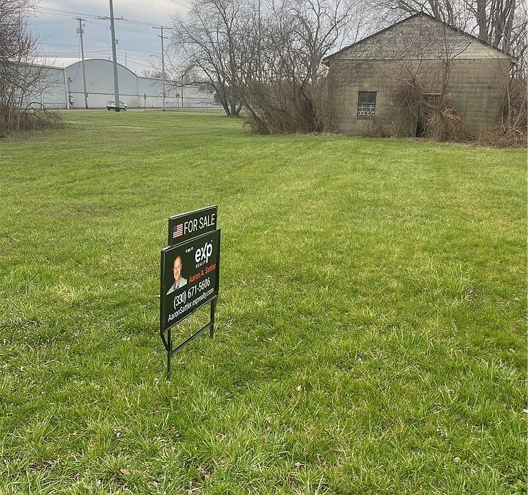 1st image of Irwin Pl NE