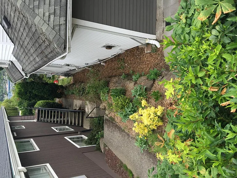 639 W Emerson St #B — Photo 9