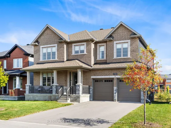 733 Coast Cir, Ottawa, ON K4M 0N2