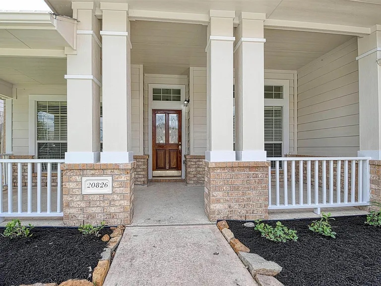 20826 Meadowhill Dr — Photo 8