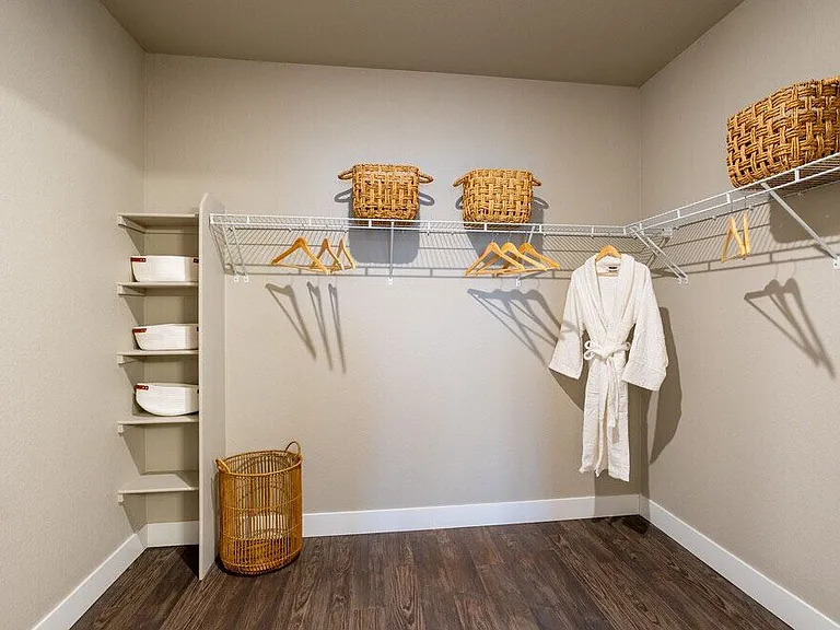 GW Apartments — Photo 6