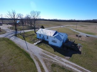 1042 Chalk Ridge Rd, Vanceburg, KY 41179