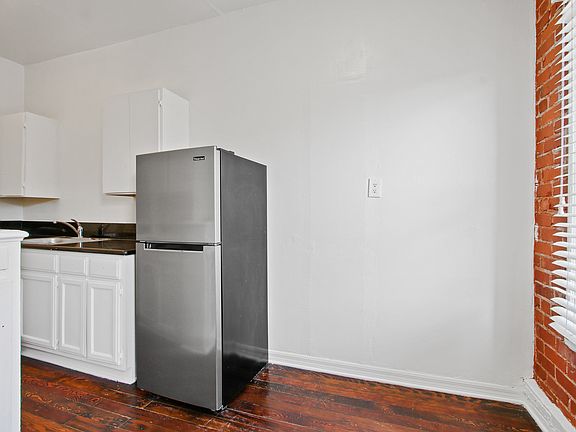 3rd image of 1172 N New Hampshire Ave #302