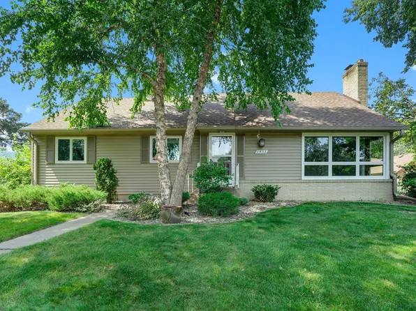 1953 Carl St, Lauderdale, MN 55113