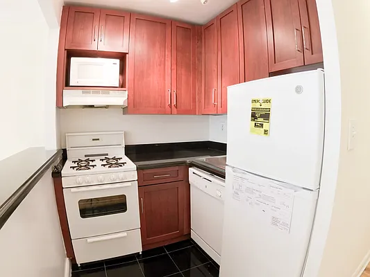 Rented by Urban Real Estate Inc | media 6