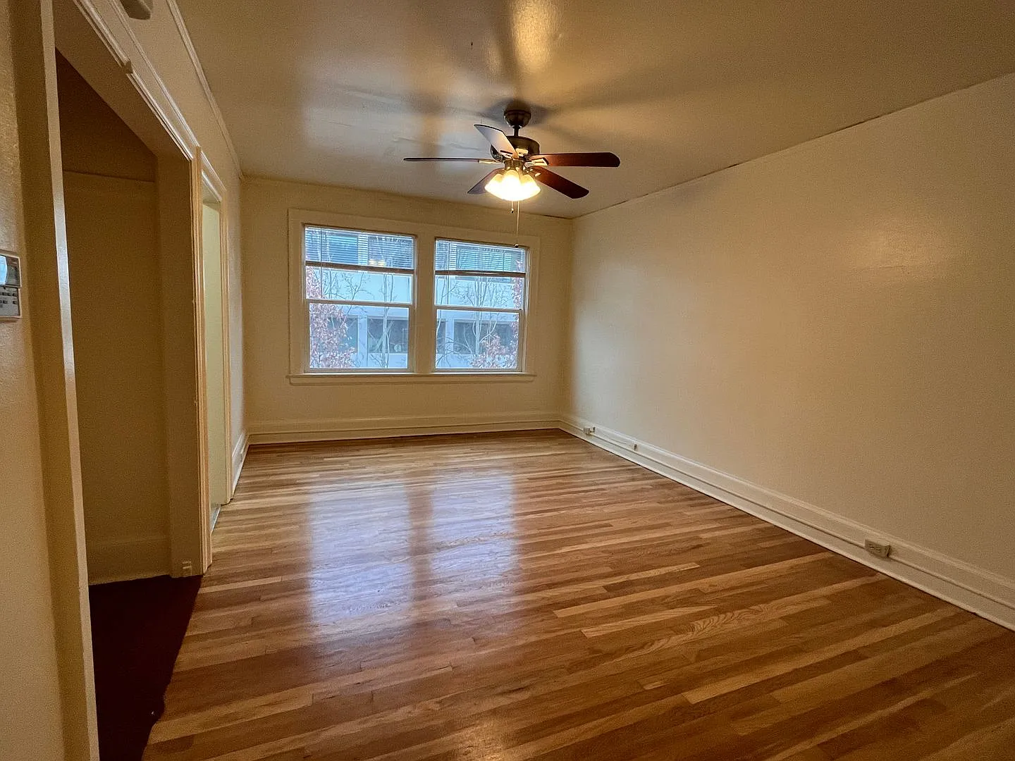 Lownsdale Apartments — Photo 1