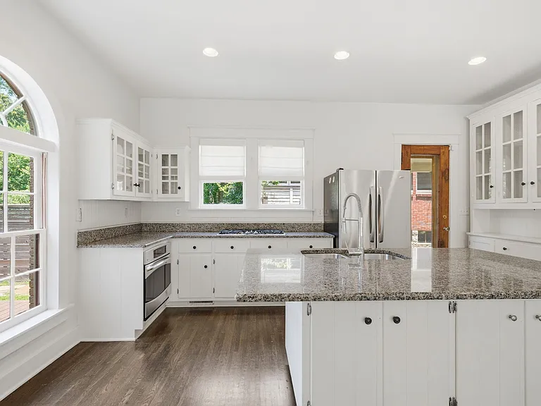 227 Carden Ave — Photo 28