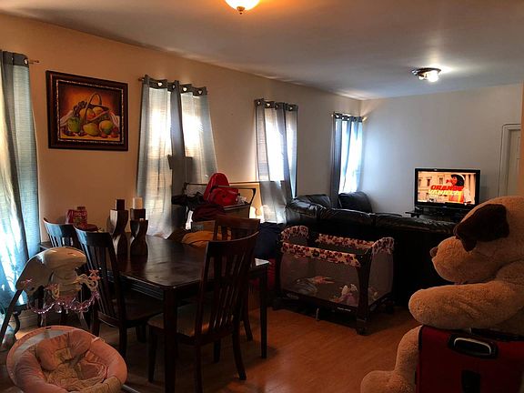 4th image of 1118 Throgmorton Ave
