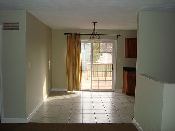 3rd image of 214 N Rebecca Ave