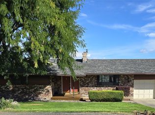 807 Riverview Ave, Selah, WA 98942