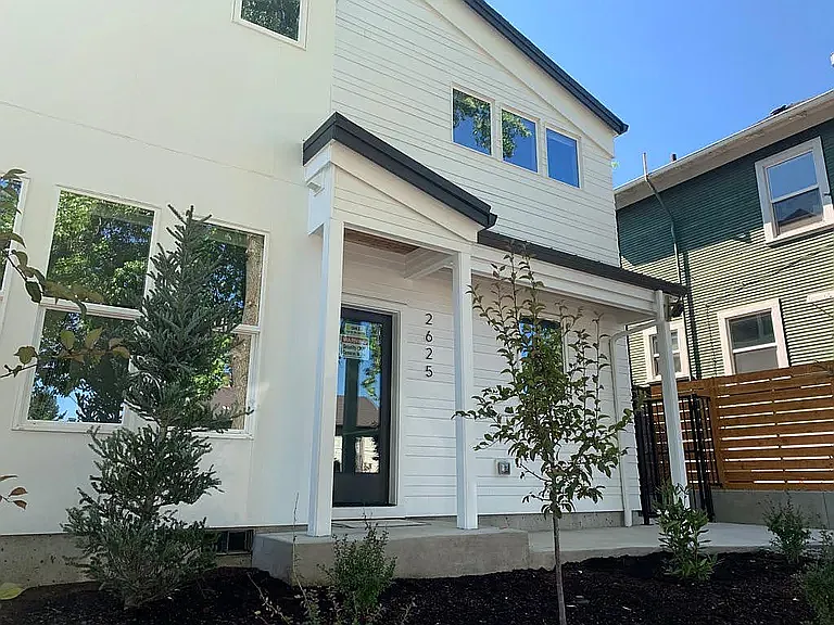 2 bed, 2.5 bath, 1332 sqft, $2,850 — Photo 1