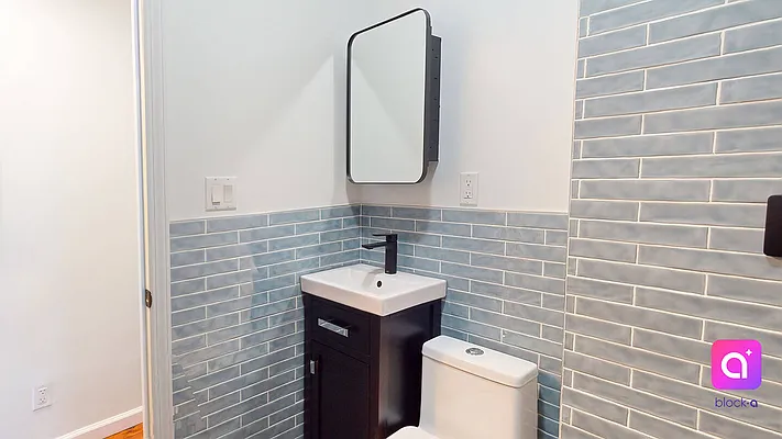 Rented by MAPT Residential LLC | media 9