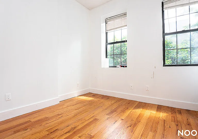 325 Franklin Ave #2C — Photo 8