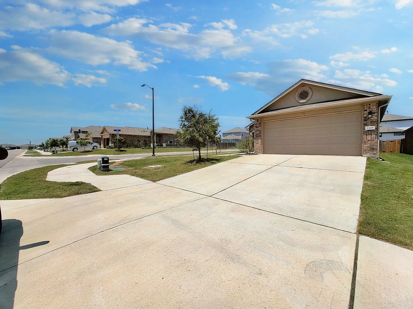 Spacious 3 Bed / 2 Bath Corner Lot Home in Georgetown, TX 78626 — Photo 4
