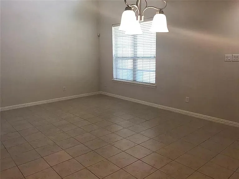 623 Matthew Pl — Photo 9