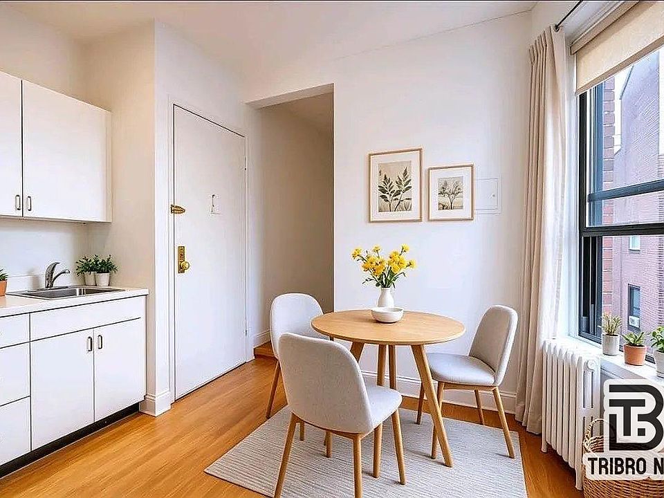 2nd image of 105 Thompson St APT 2