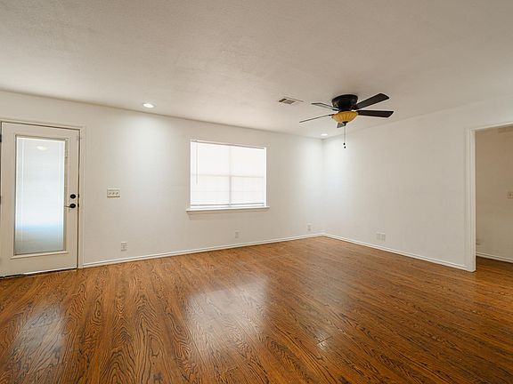 3rd image of 1509 E 11th St