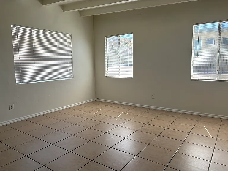 15558 Hesperia Rd #A — Photo 12