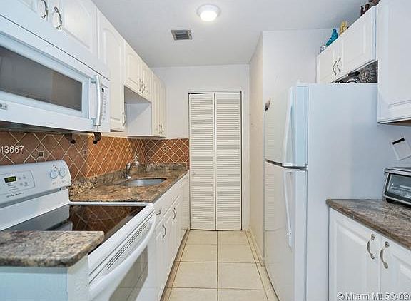 5th image of 3705 NW 84th Ave #B-5