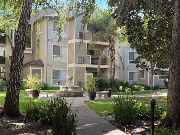 2550 Oak Rd, Walnut Creek, CA 94597