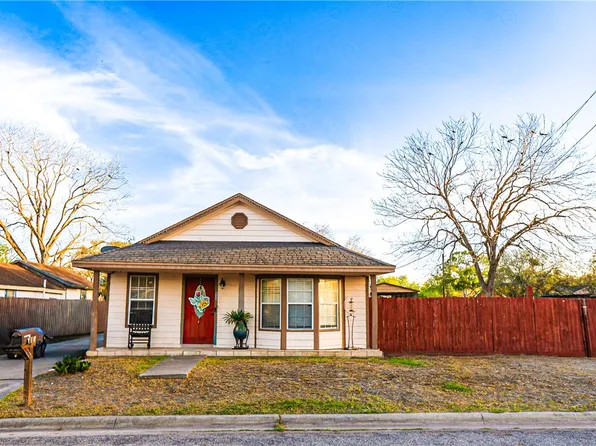 838 Seabreeze St, Alice, TX 78332