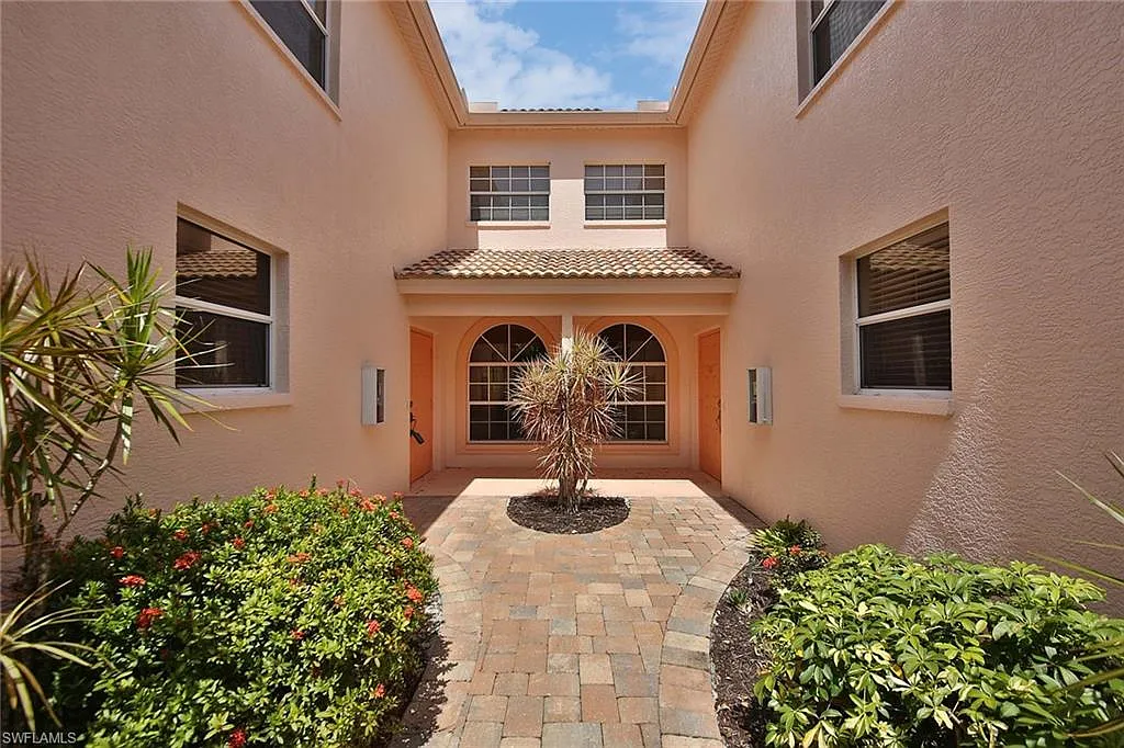 3 bed, 2.0 bath, 1740 sqft, $7,500 — Photo 2
