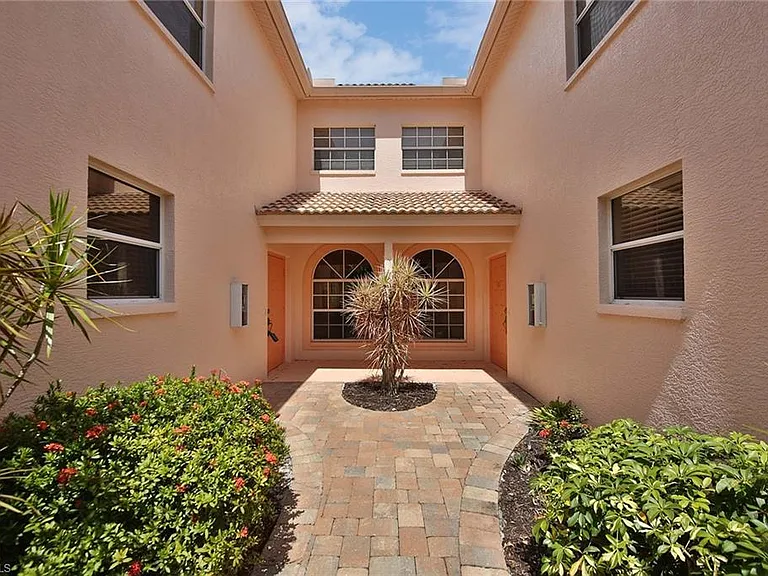 526 Lake Louise Cir #4403 — Photo 2