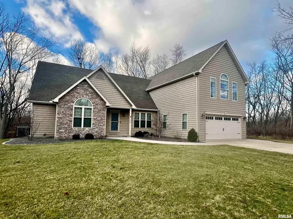 146 Lakecrest Pl, Dahinda, IL 61428