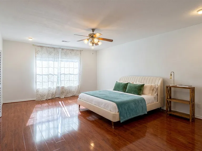 384 Wilcrest Dr #384 — Photo 1