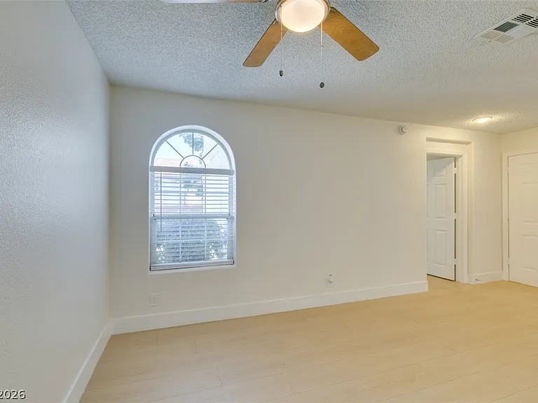 1800 Edmond St #124 — Photo 26