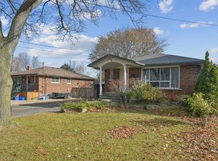 107 Deschene Ave, Hamilton, ON L9A 3J9