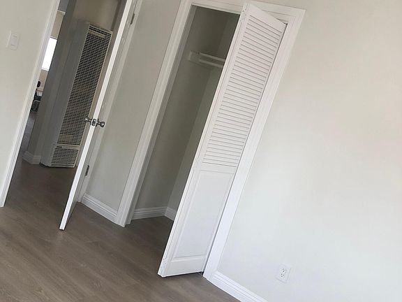 3rd image of 3372 W 134th St